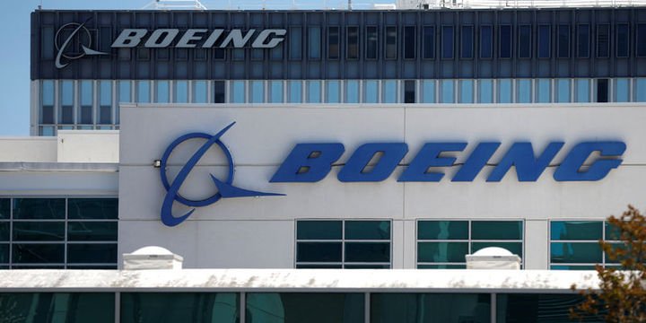 Boeing 787 Dreamliner, çevre dostu teknolojisi ile modern uçak tasarımında yenilikçi bir adım.