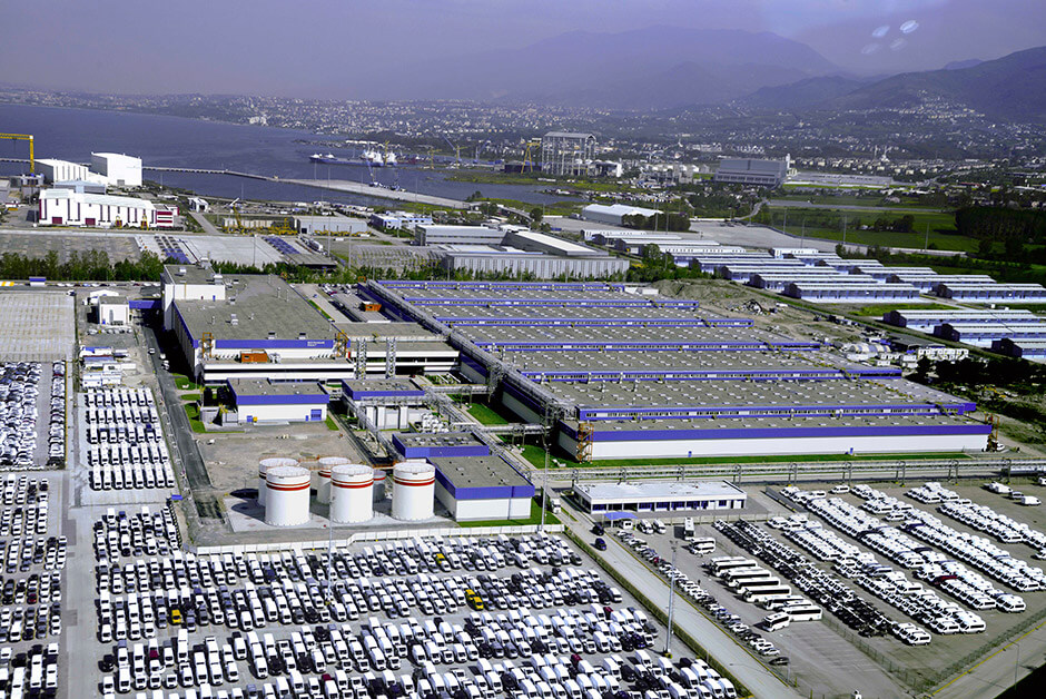 Ford Motor Company, otomobil endüstrisinde devrim yaratacak üretim teknikleriyle tanınır.