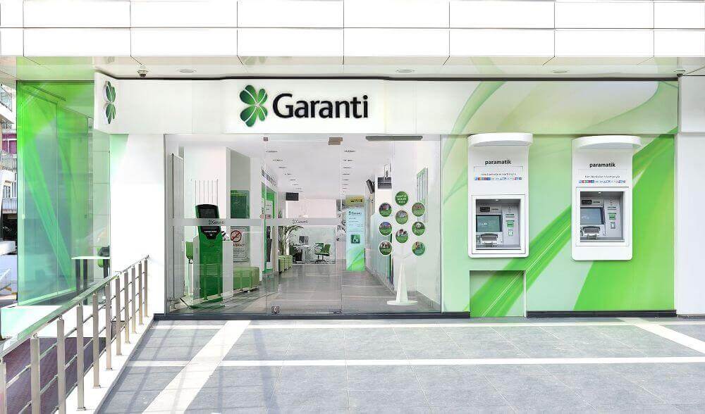 Garanti Bankası, 1946 yılında kuruldu ve Türkiye bankacılık sektörü üzerinde önemli bir etkiye sahip. 1990’lardan itibaren borsada işlem görmeye başladı ve globalleşme süreci ile güçlü bir finansal yapı kazandı.