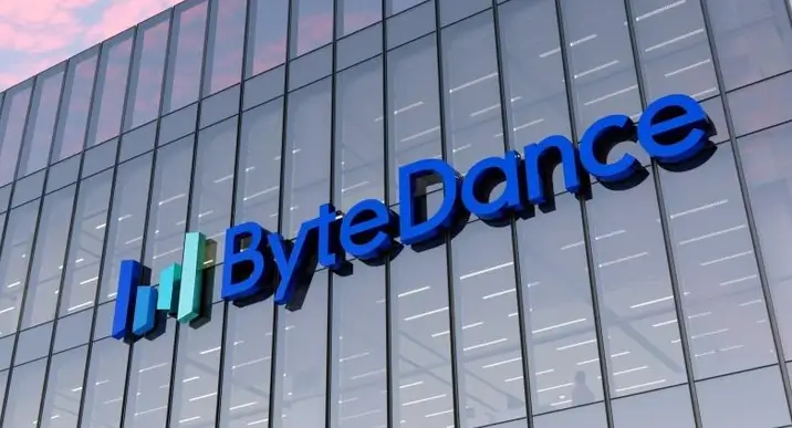 TikTok Nasıl Kuruldu, TikTok'un temelleri 2016'da atıldı. ByteDance'in kurucusu Zhang Yiming, 2016 yılında Douyin'i başlattı ve ardından 2017'de bu uygulamayı uluslararası alanda TikTok adıyla tanıttı. O günden sonra platform hızla büyüyüp, dünyanın en çok indirilen uygulamalarından biri oldu.