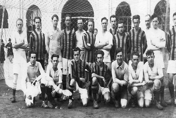 Fenerbahçe Nasıl Kuruldu? Fenerbahçe’nin 1907’de Kadıköy’deki ilk kurucuları bir arada.